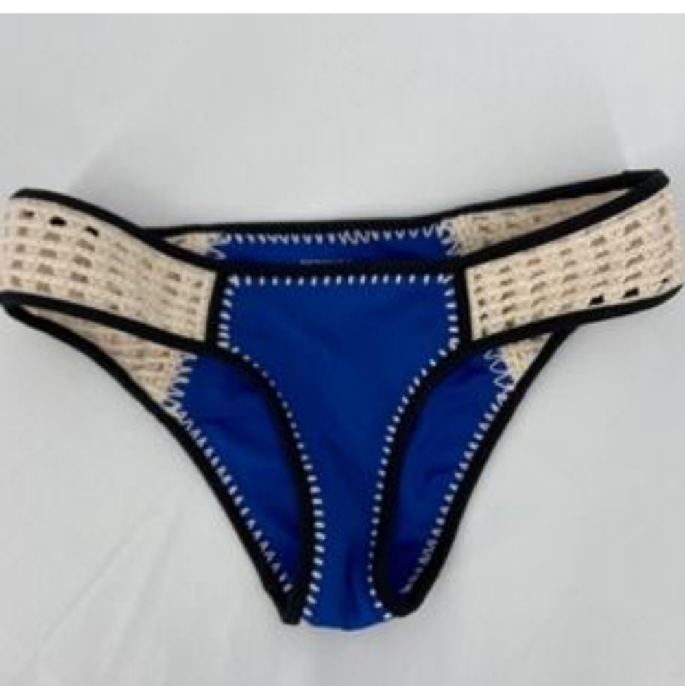 Victoria Secret Crochet bikini bottoms - Picture 2 of 8